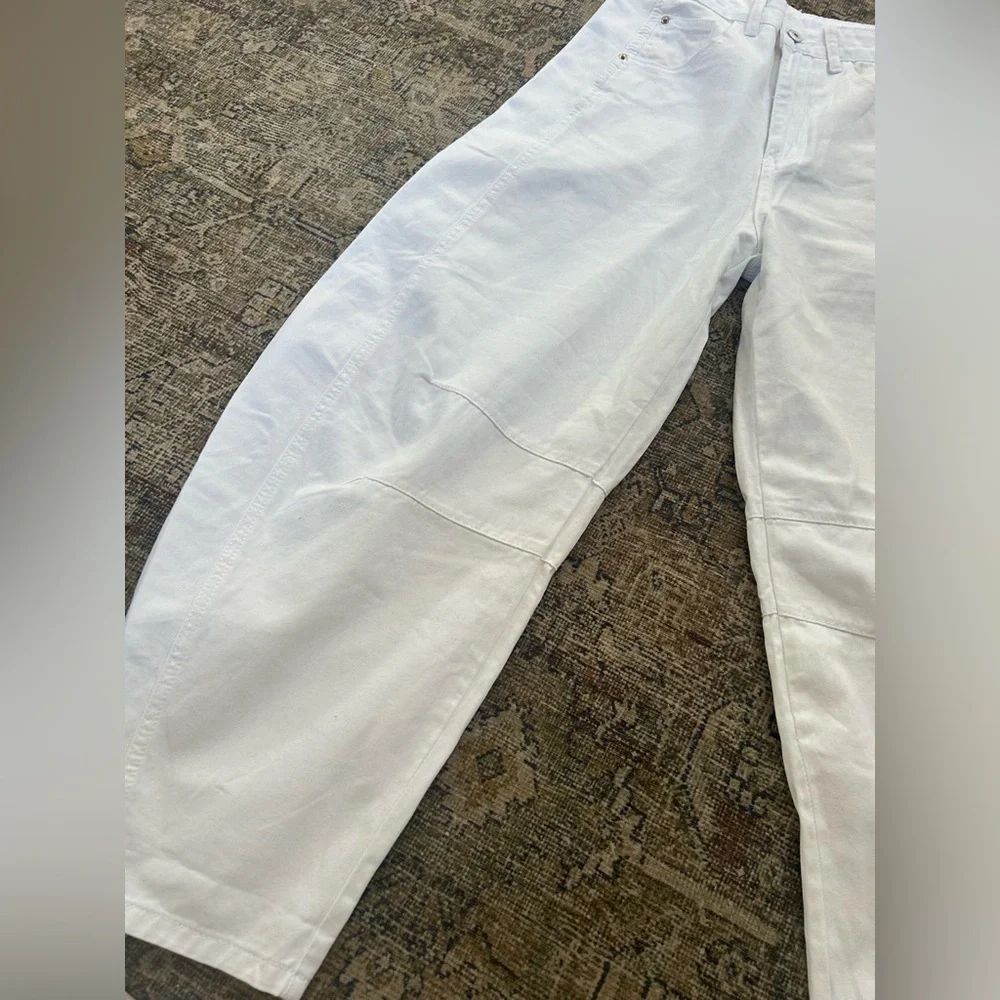 NWOT Amazon Bright White Barrel Denim Jeans